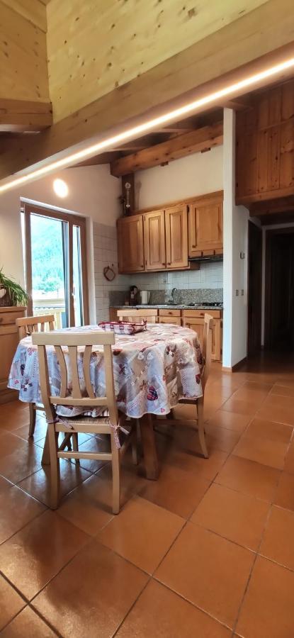 Mansarda A Carciato, Trilocale In Montagna Apartment Dimaro Exterior photo