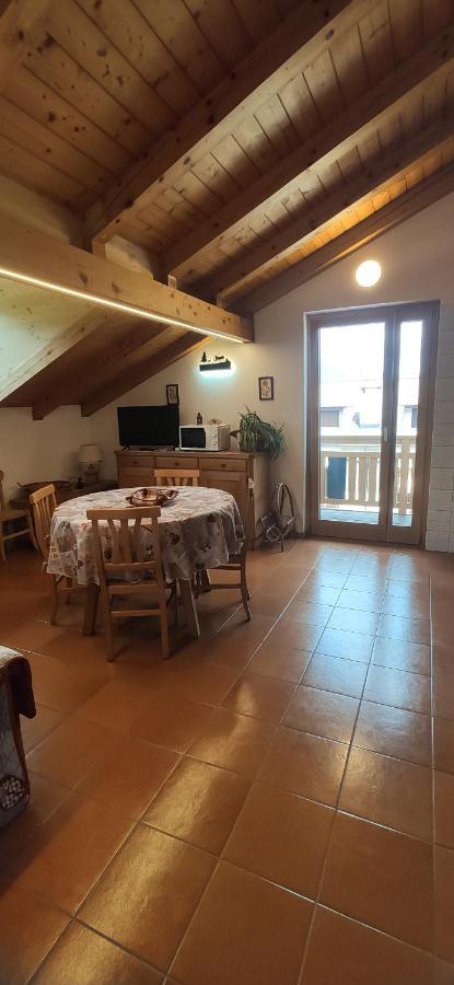Mansarda A Carciato, Trilocale In Montagna Apartment Dimaro Exterior photo